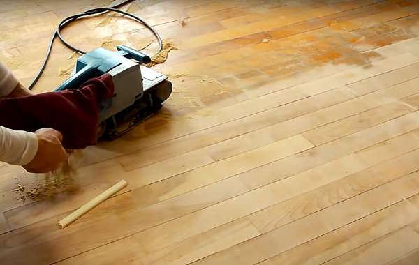 Refinishing hardwood floors, top tips for sanding wooden floors DIY