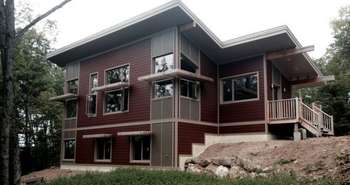 Off-grid LEED Gold house in Low, Quebec