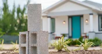 Carbon-Negative Home Bahama Stands Against Storms