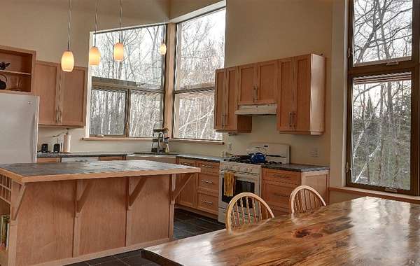 Passively-heated off-grid LEED Gold home