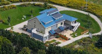 Comparing ground source and air source heat pumps