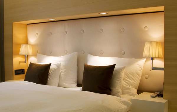 Mixed interior room lighting