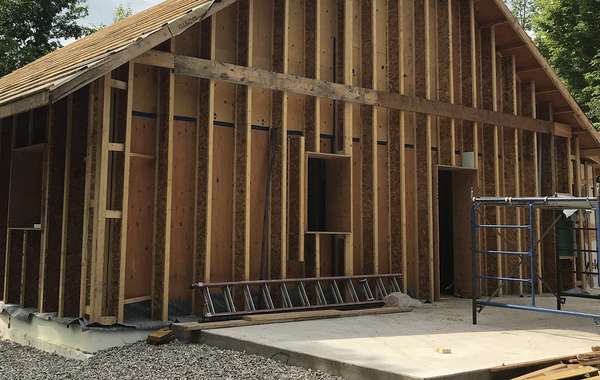 Passive House wall system ; Larsen Trusses & dense-packed cellulose insulation