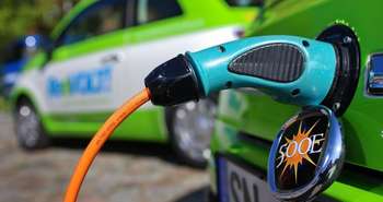 Electric vehicle charging station