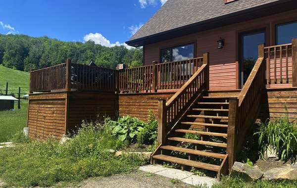 How to restore a cedar wood deck easily