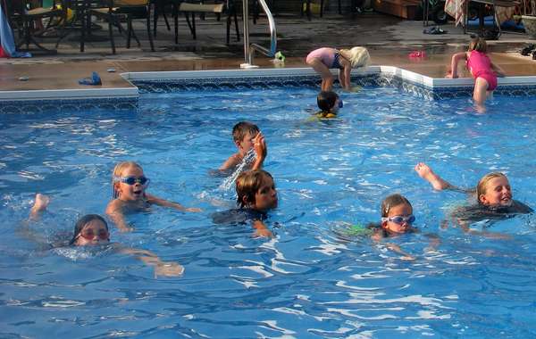 Saving Energy in Swimming Pools and Hot Tubs - Our Top Tips to Save Money