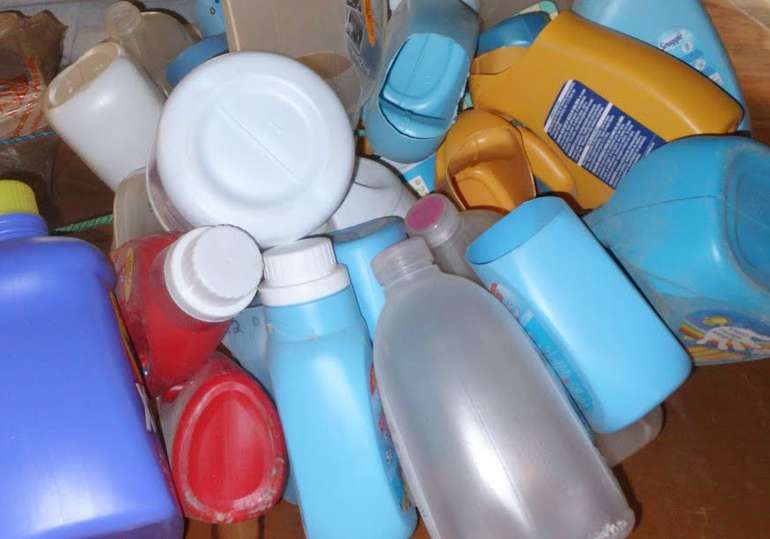 Liquid laundry soap in plastic jugs have a high carbon footprint from shipping