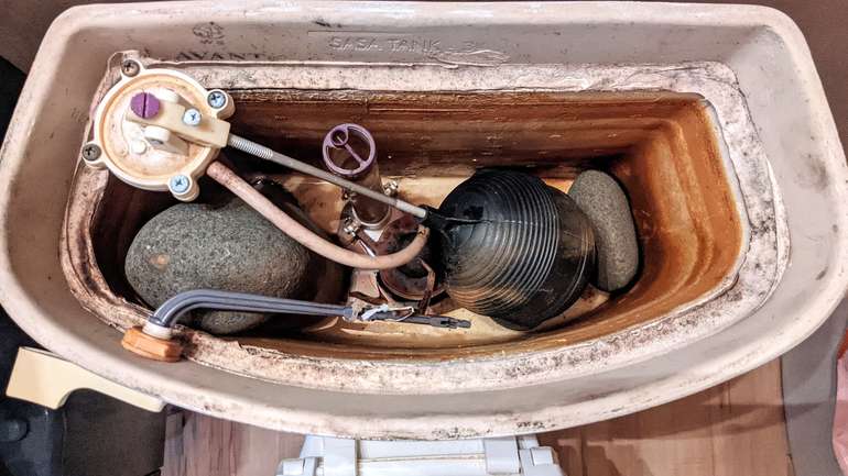 A typical north american toilet cistern and fill and flush system