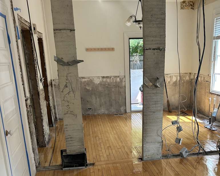 Asbestos used as insulation over ducts 