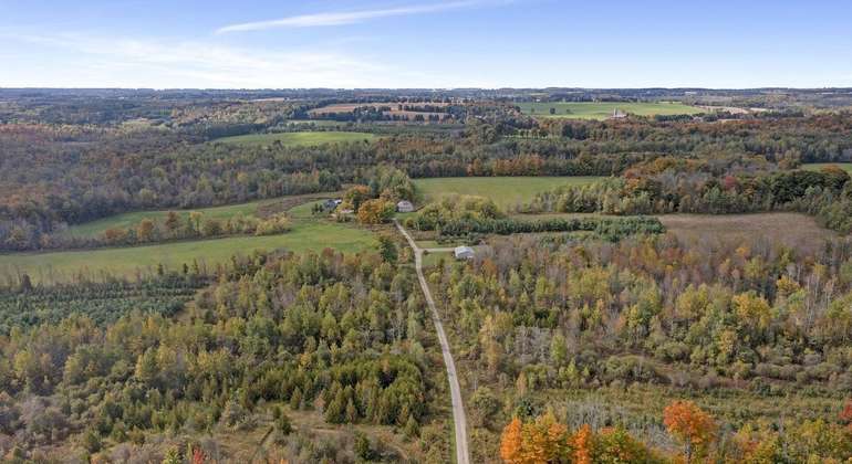 There are many opportunities with this peaceful executive home near Erin GTA