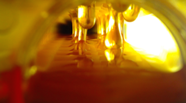 Honey channel at the bottom of a Flow™ frame 
