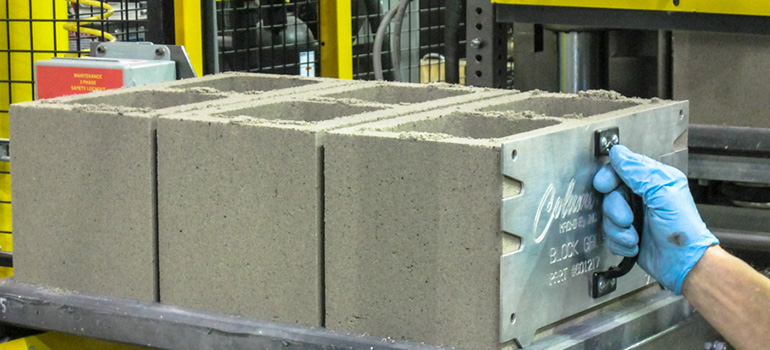 Low-emission concrete blocks